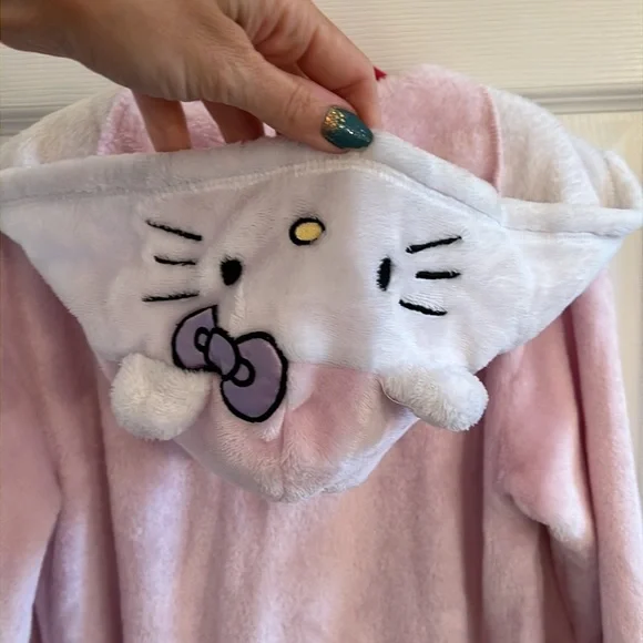 Hello Kitty Hooded Bath Robe 4/5 - Picture 6 of 7